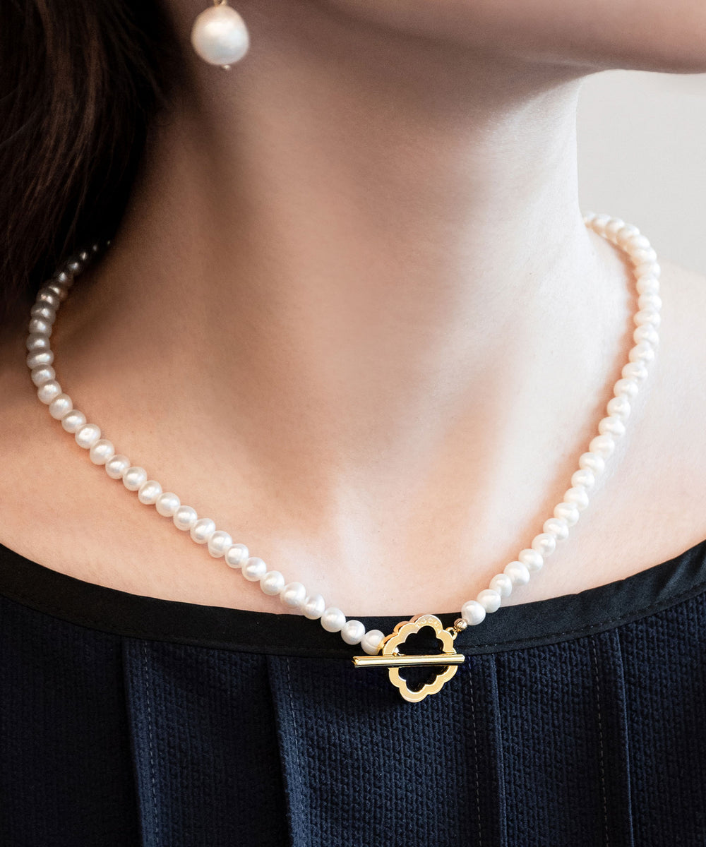 OPEN CLOVER PEARL NECKLACE