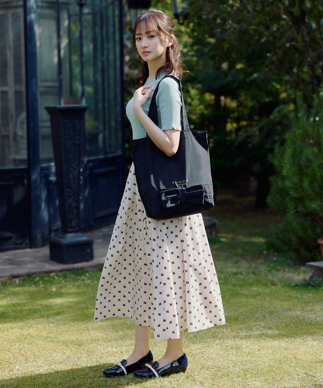 【まぁちゃん】TOCCA RIBBON JK RIBBON KNOT NYLONBAG – TOCCA OFFICIAL SITE