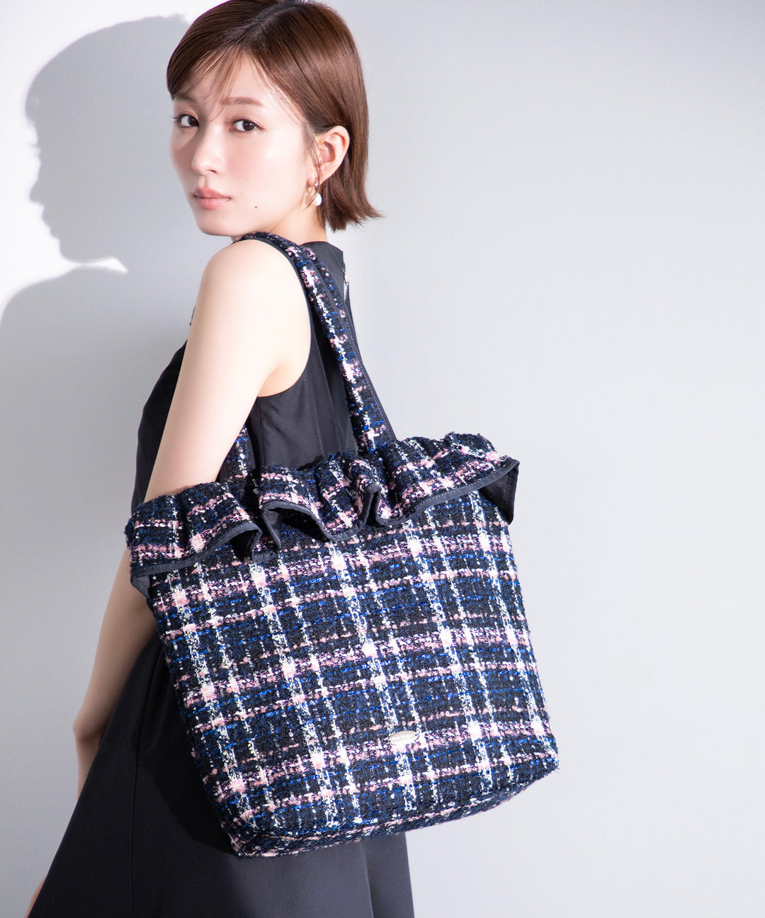 TOCCA × SAE OKAZAKI】COLOR OF WAVES BAG – TOCCA OFFICIAL SITE