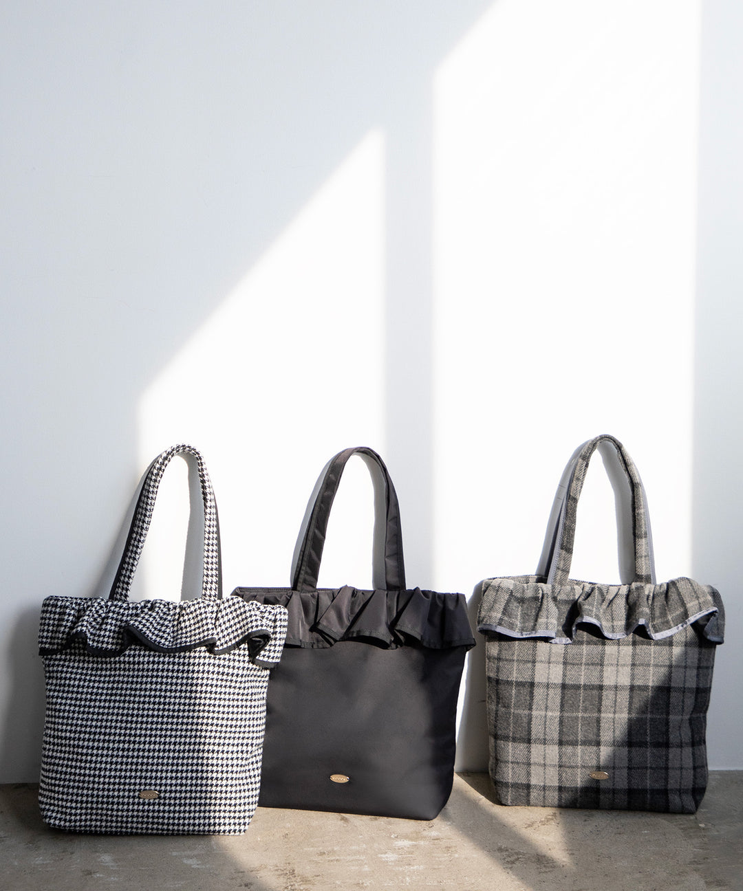 TOCCA × SAE OKAZAKI】COLOR OF WAVES BAG – TOCCA OFFICIAL SITE