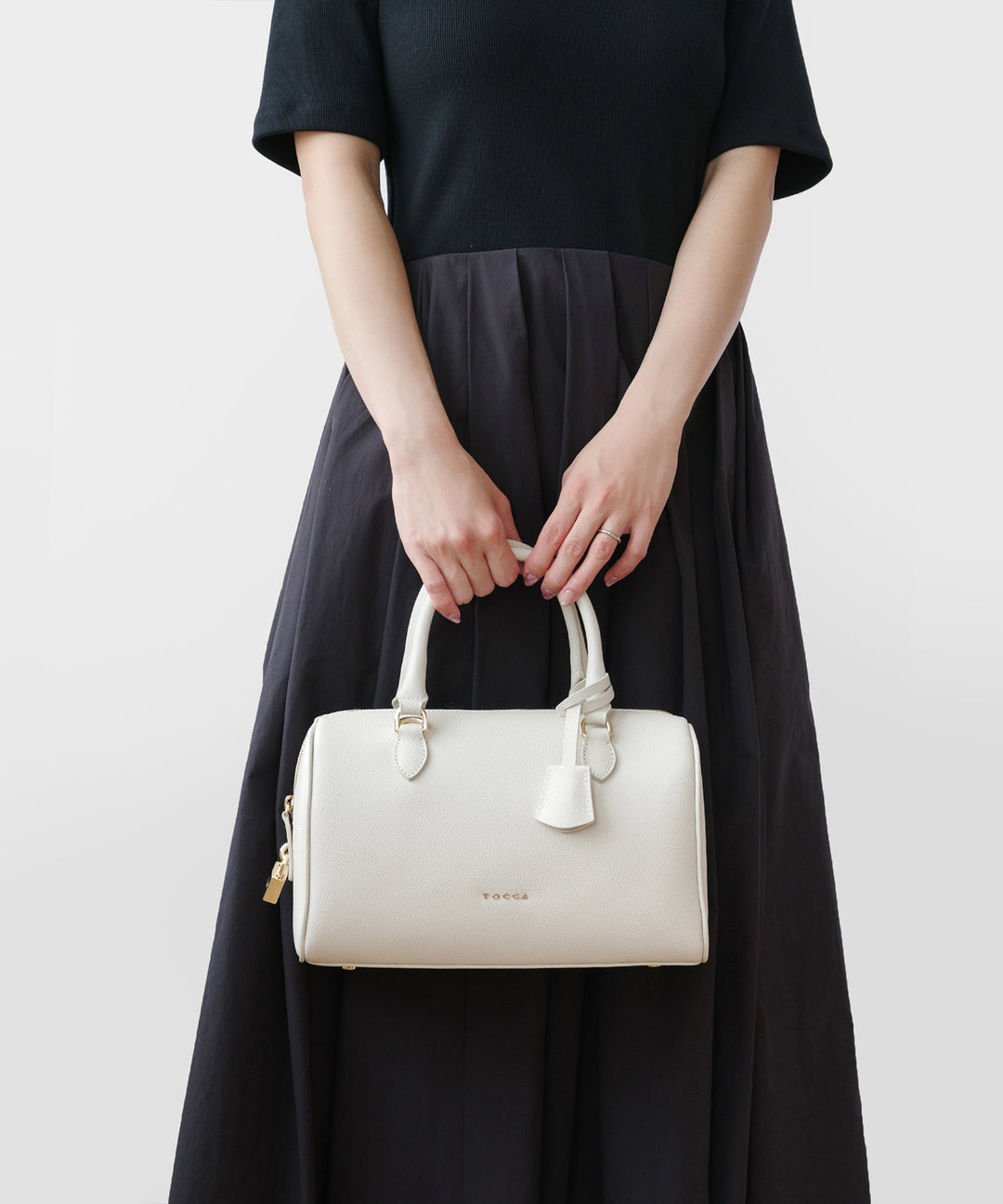 若者の大愛商品 大人百花掲載】T-ECLAIR SITE OFFICIAL TOCCA – LEATHERBAG シャツ/ブラウス(半袖/袖なし)