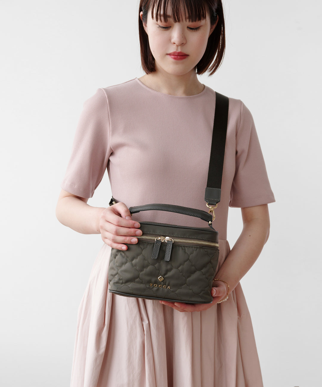 大人百花掲載】CHECKER CLOVER VANITY – TOCCA OFFICIAL SITE