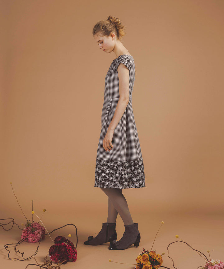 美品　TOCCA 花柄刺繍ドレス 130サイズ ☆TOCCA☆アイボリー 花柄刺繍ドレス 女の子130 楽天市場】TOCCA