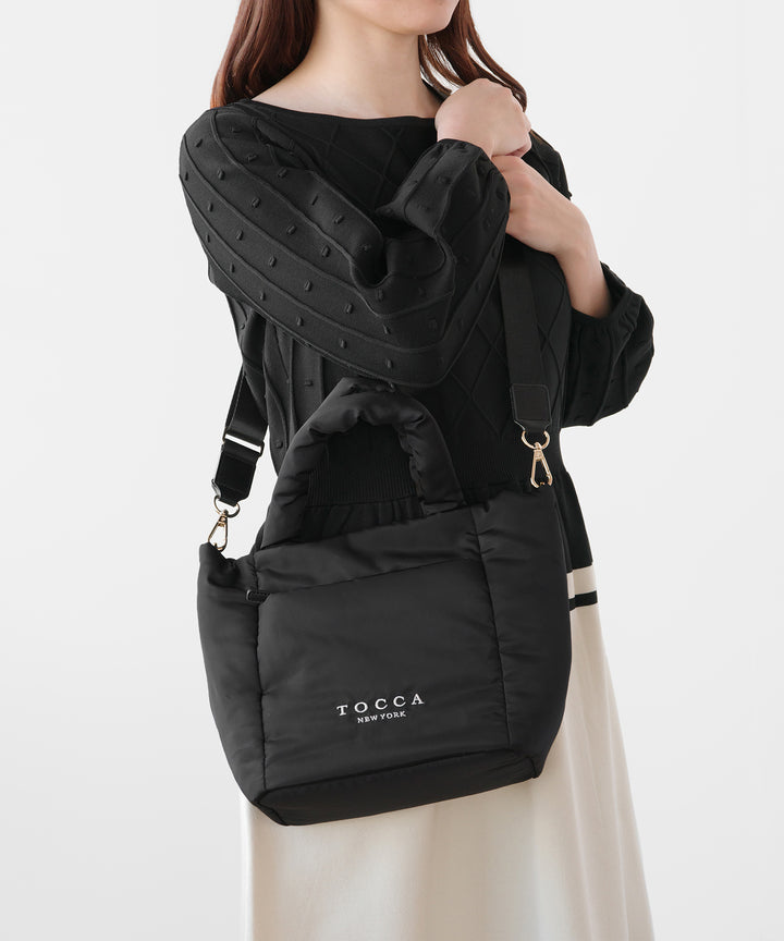 MELUCO様　Macolina　クロコ型押しキャリーバッグ　ブラック　ほぼ新品 WEB・SOME STORES LIMITED】MACCHERONE CUSION BAG – TOCCA