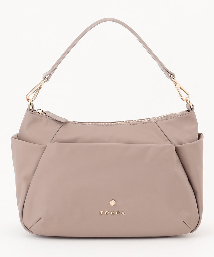 大人百花掲載】PIECE OF CRESCENT NYLONBAG – TOCCA OFFICIAL SITE
