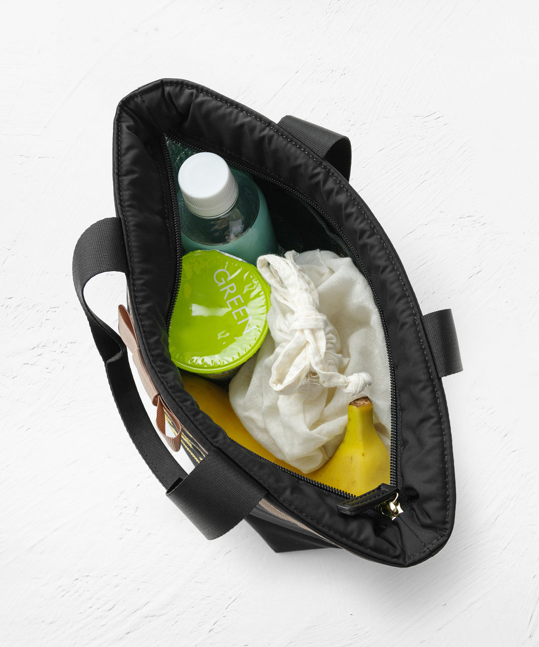 WEB・SOME STORES LIMITED】POINT OF RIBBON COOLERBAG – TOCCA