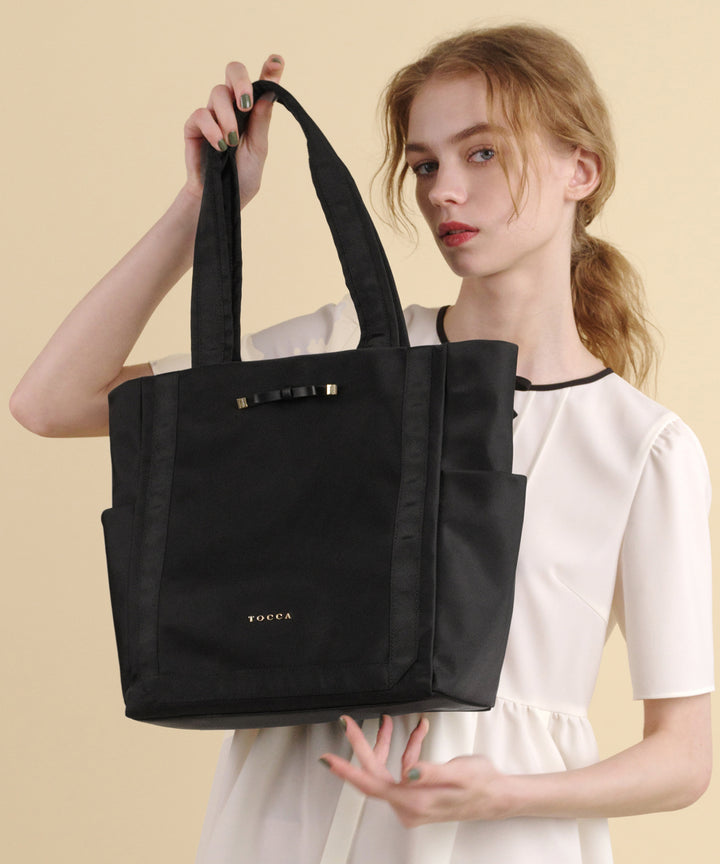 【新品】TOCCA ブラック ナイロン本革バッグ 553_A8535_720x.jpg?v=1743382019