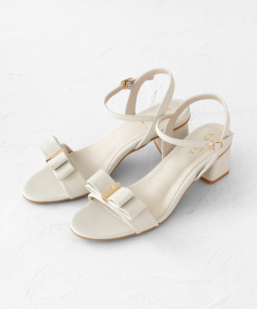 NOBLE RIBBON SANDALS サンダル　アイボリー　22.5㎝ NOBLE RIBBON SANDALS – TOCCA OFFICIAL SITE